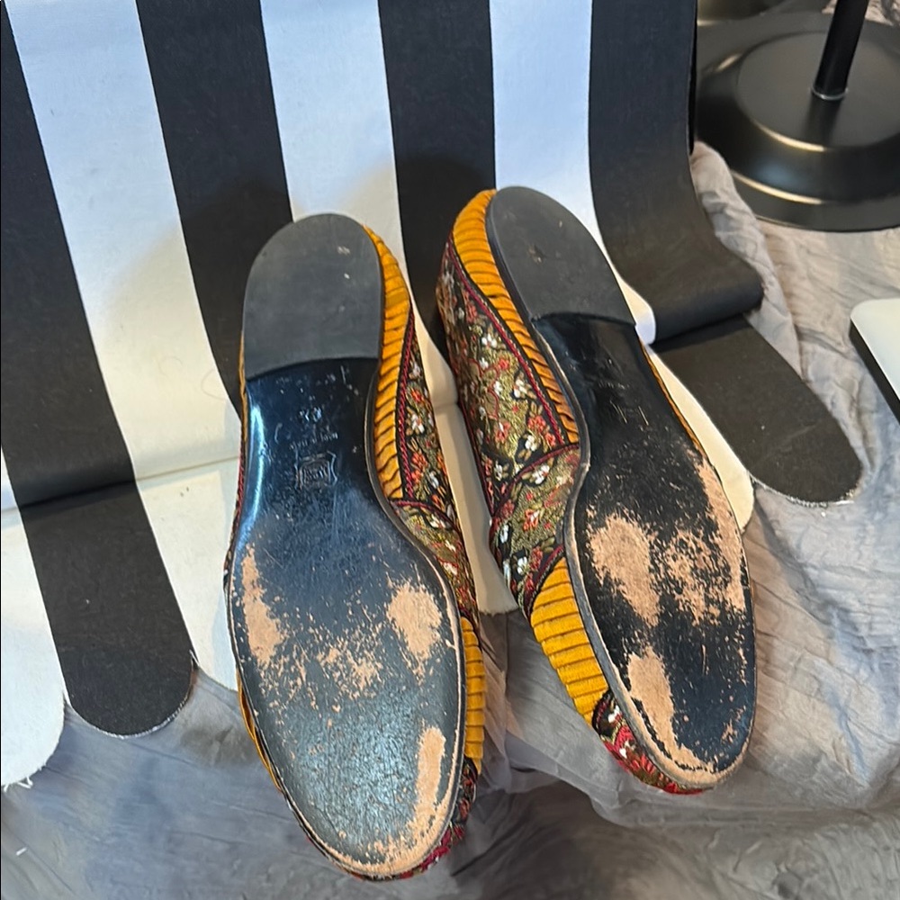 Donna Karan Yellow and Black Flats with Mixed Patterns - Picture 3 of 5